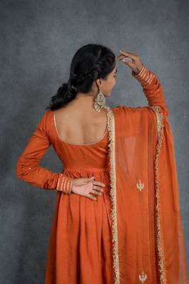 Saanjh anarkali set with embroidered dupatta (set of 3) 3