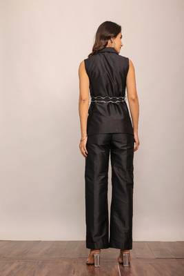 Black solid co-ord set with waist tie up belt 3