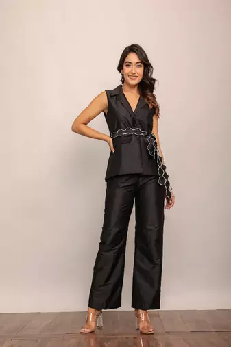 Black solid co-ord set with waist tie up belt