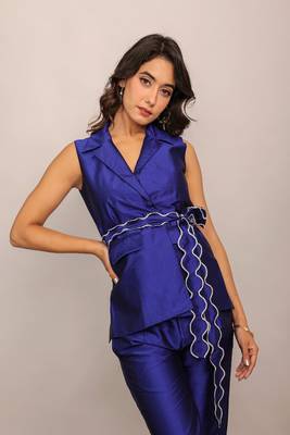 Blue solid top with waist tie up belt 4