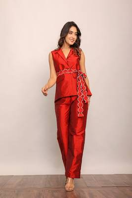 Maroon red solid co-ord set with waist tie up belt 1