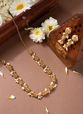 Golden pearl necklace set 1