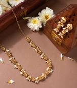 Golden pearl necklace set