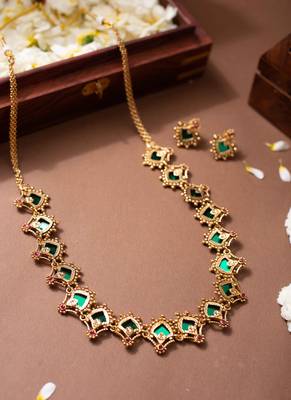 Emerald bloom necklace set 1