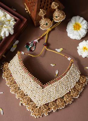 Pearl and temple design necklace set 4