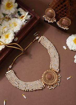 Pearl and gold-tone necklace set 1
