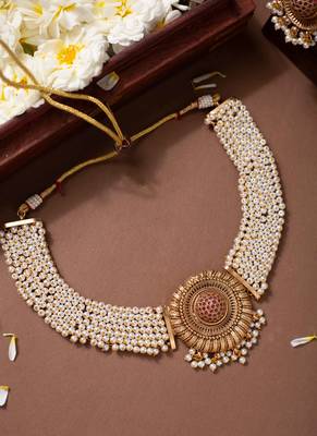 Pearl and gold-tone necklace set 2