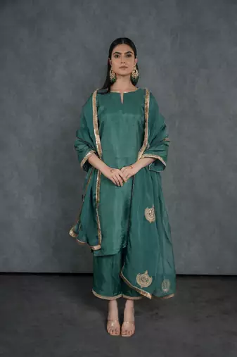 Heena suit set with embroidered dupatta (set of 3)