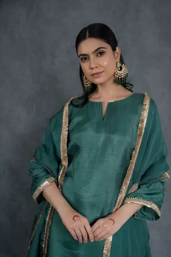 Heena suit set with embroidered dupatta (set of 3)