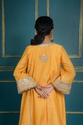 Hoor embroidered kurta set (set of 2) 3