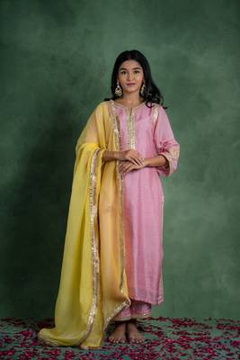 Gulbahaar suit set with embroidered dupatta (set of 3) 1
