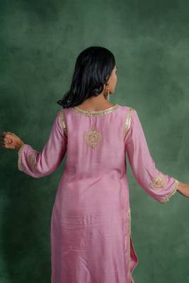 Gulbahaar suit set with embroidered dupatta (set of 3) 4