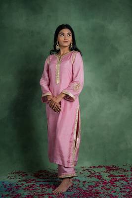 Gulbahaar suit set with embroidered dupatta (set of 3) 5
