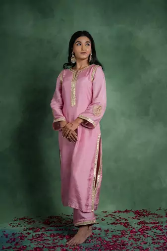 Gulbahaar suit set with embroidered dupatta (set of 3)