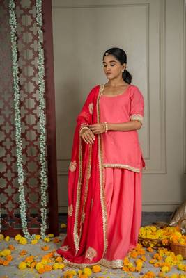 Gulabo sharara set with embroidered dupatta (set of 3) 3