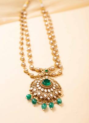 Kundan pendant necklace set with green beads 2