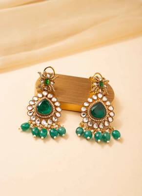 Kundan pendant necklace set with green beads 3