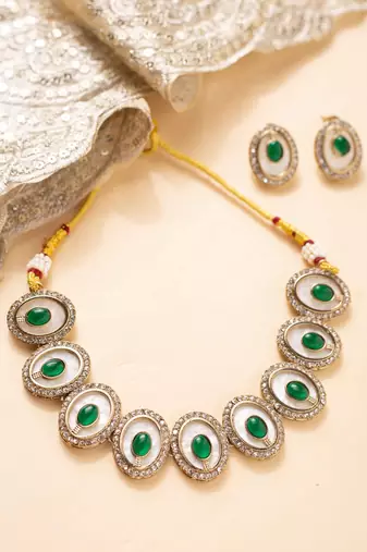Emerald victorian choker set