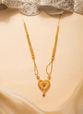 Golden heart pendant necklace 2
