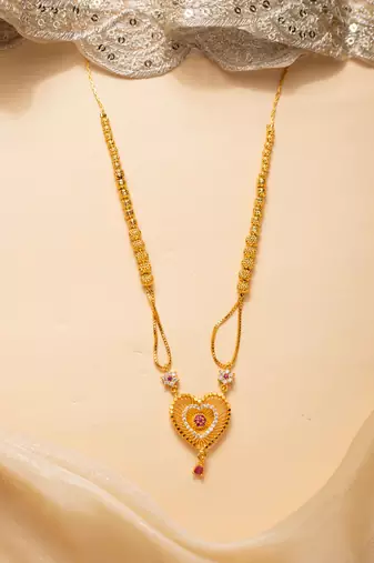 Golden heart pendant necklace