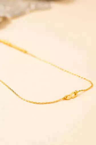 Golden heart pendant necklace