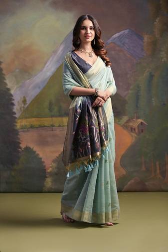 Lavender peacock thread woven pallu with butti weaves