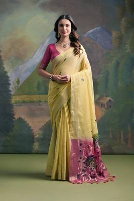 Yellow peacock thread woven pallu with butti weaves 1