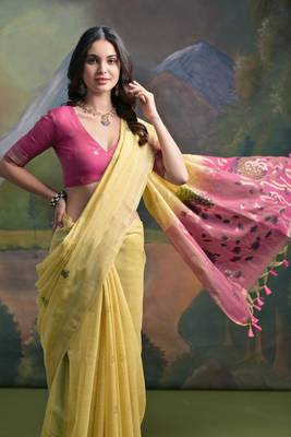 Yellow peacock thread woven pallu with butti weaves 2