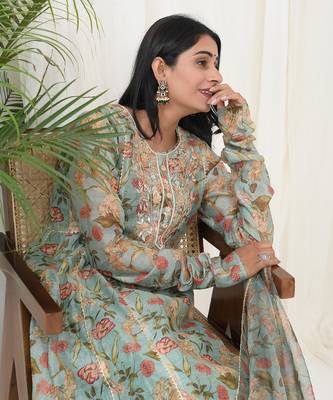 Mint green hand embroidered kurta set 2