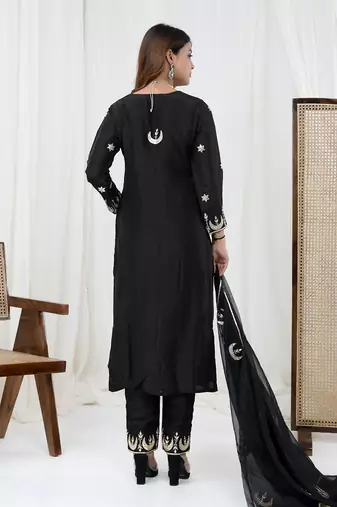Black pure spun silk embroidered kurta set