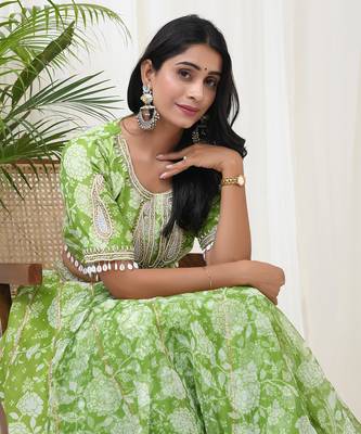 Parrot Green Chanderi Lehenga Set 2