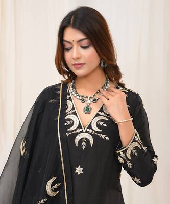 Black pure spun silk embroidered kurta set 4