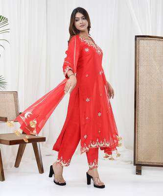 Red pure spun silk embroidered kurta set 3