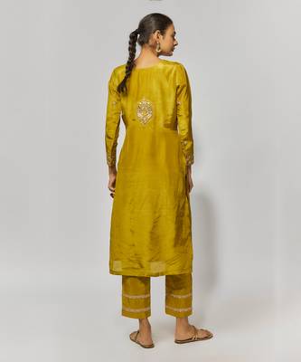 Golden yellow suit set 4