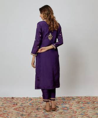 Purple hand embroidered kurta set 4