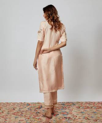 Peach hand embroidered kurta set 4