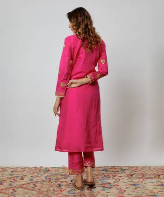 Hot pink hand embroidered kurta set 4