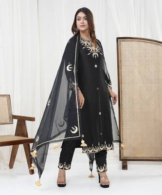 Voilet hand embroidered sharara set 5