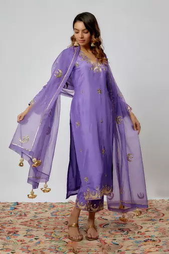 Voilet hand embroidered kurta set