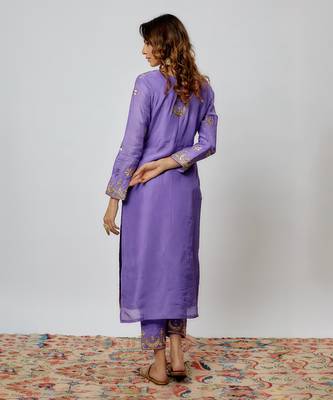 Voilet hand embroidered kurta set 5