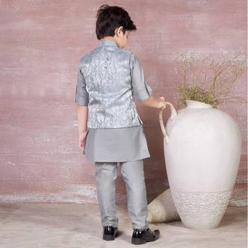 grey self design viscose kurta pyjama and jacket set for boys 3