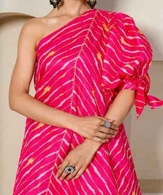 Hot pink kota doriya one shoulder sharara set 4