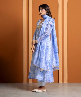 Ivory & blue doriyai hand embroidered kurta set 1