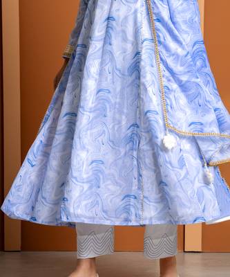 Ivory & blue doriyai hand embroidered kurta set 5