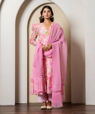 Pink hand embroidered chanderi kurta set 1