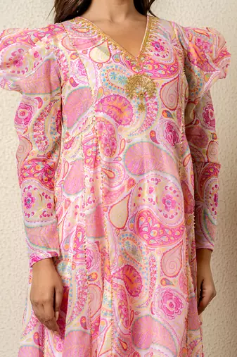Pink hand embroidered chanderi kurta set