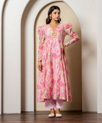 Pink hand embroidered chanderi kurta set 3