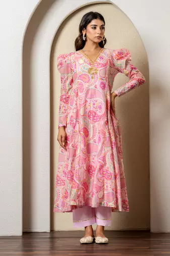 Pink hand embroidered chanderi kurta set