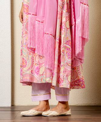 Pink hand embroidered chanderi kurta set 4