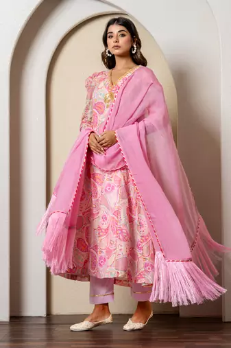 Pink hand embroidered chanderi kurta set